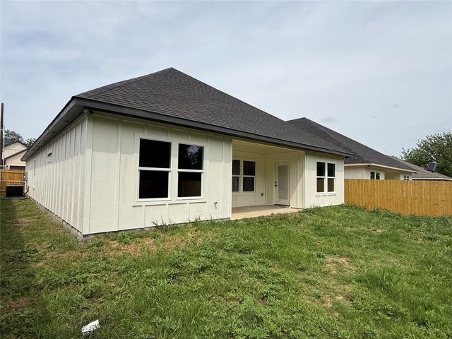 5032 Chapman Street, Fort Worth, TX 76105