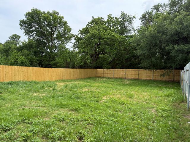 5032 Chapman Street, Fort Worth, TX 76105