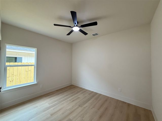 5032 Chapman Street, Fort Worth, TX 76105