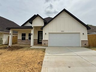 5032 Chapman Street, Fort Worth, TX 76105