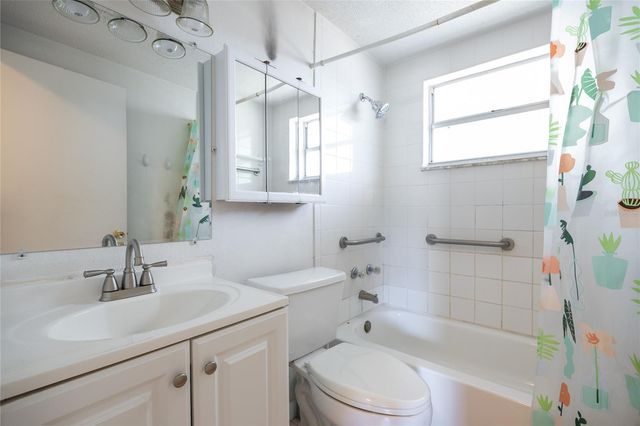 5803 E 30TH AVENUE, Tampa, FL 33619