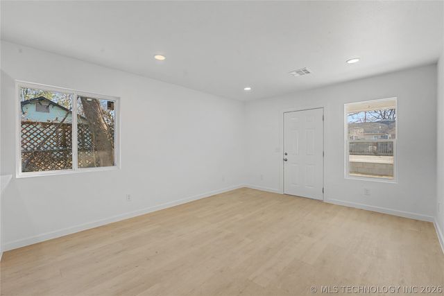 215 W Burnham Avenue, Sapulpa, OK 74066