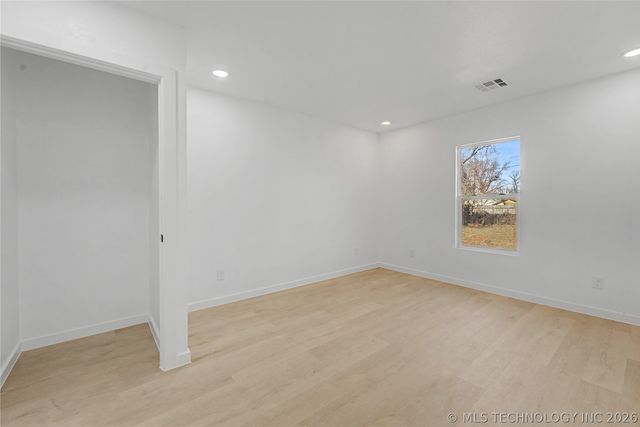 215 W Burnham Avenue, Sapulpa, OK 74066