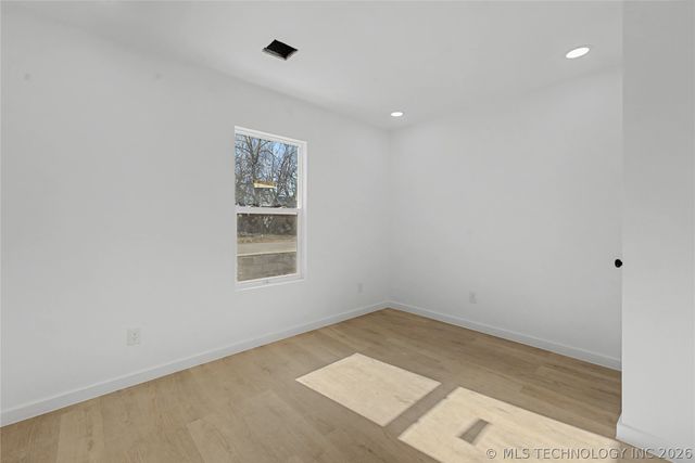 215 W Burnham Avenue, Sapulpa, OK 74066