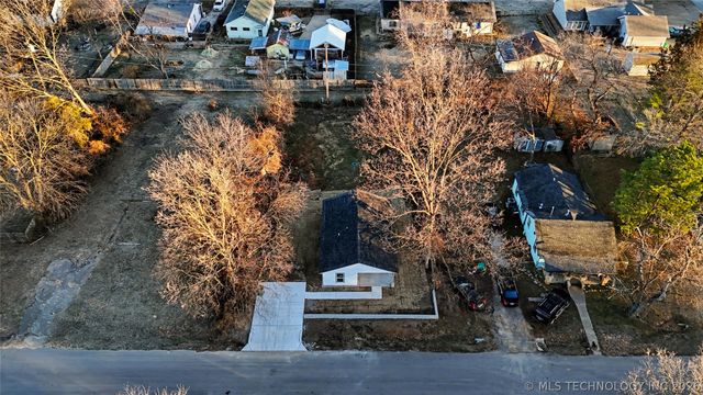 215 W Burnham Avenue, Sapulpa, OK 74066