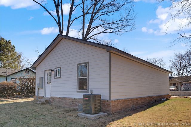 215 W Burnham Avenue, Sapulpa, OK 74066