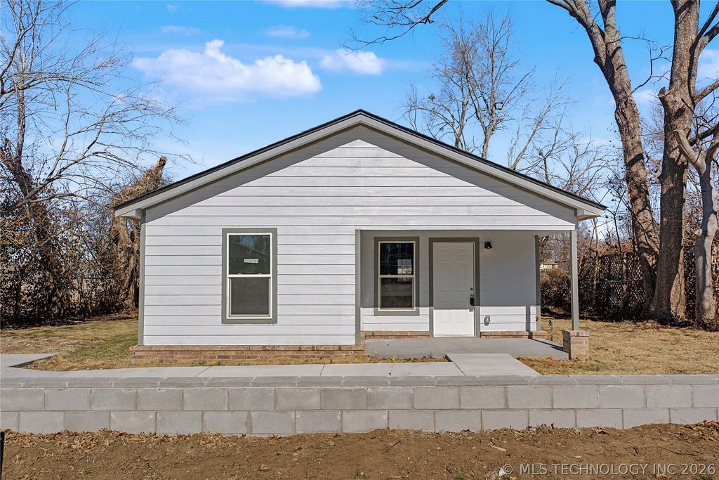 215 W Burnham Avenue, Sapulpa, OK 74066
