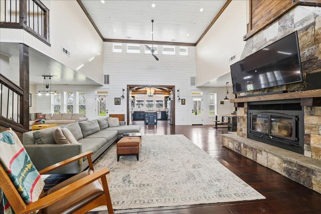 5200 Country Farms Lane, Anderson, CA 96007