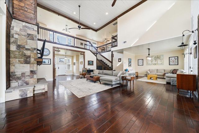 5200 Country Farms Lane, Anderson, CA 96007