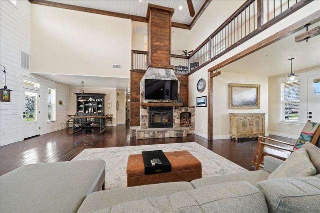 5200 Country Farms Lane, Anderson, CA 96007