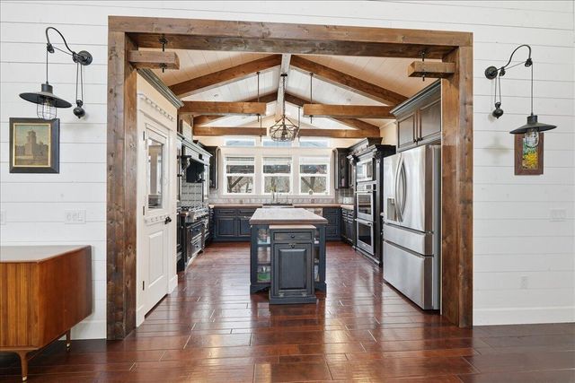 5200 Country Farms Lane, Anderson, CA 96007