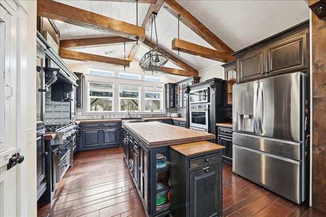 5200 Country Farms Lane, Anderson, CA 96007