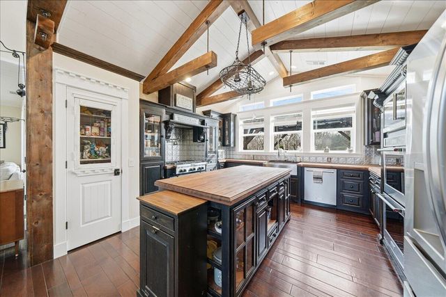 5200 Country Farms Lane, Anderson, CA 96007