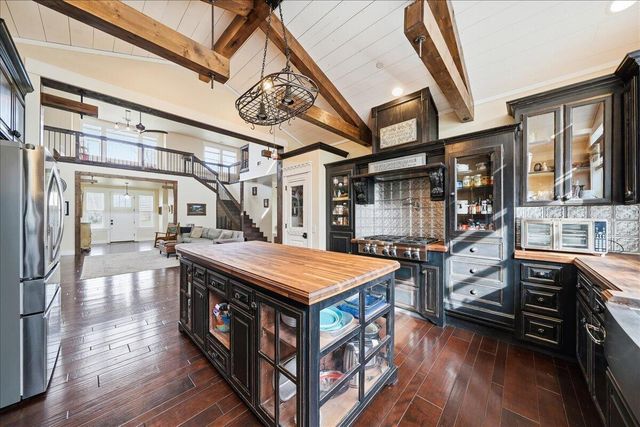 5200 Country Farms Lane, Anderson, CA 96007