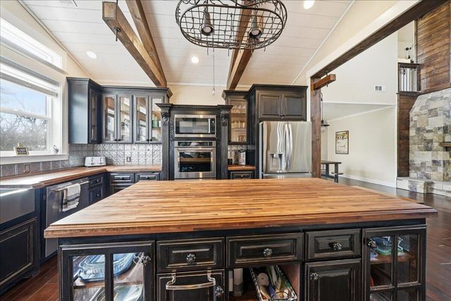 5200 Country Farms Lane, Anderson, CA 96007