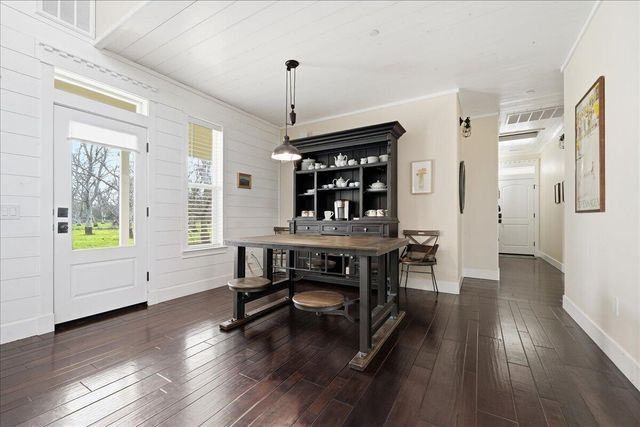 5200 Country Farms Lane, Anderson, CA 96007