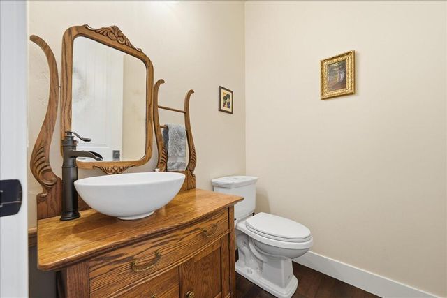 5200 Country Farms Lane, Anderson, CA 96007