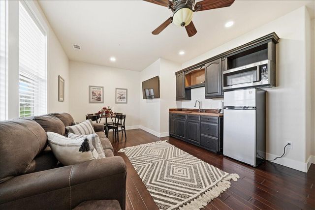 5200 Country Farms Lane, Anderson, CA 96007