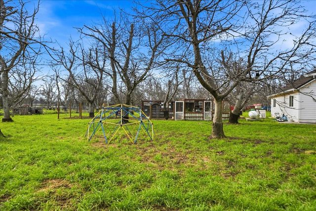 5200 Country Farms Lane, Anderson, CA 96007