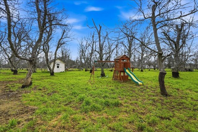 5200 Country Farms Lane, Anderson, CA 96007