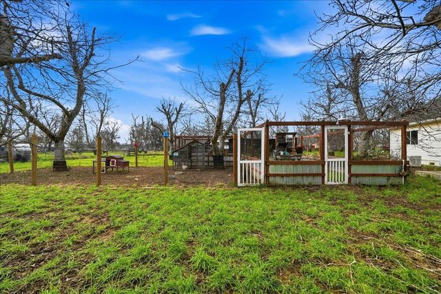 5200 Country Farms Lane, Anderson, CA 96007