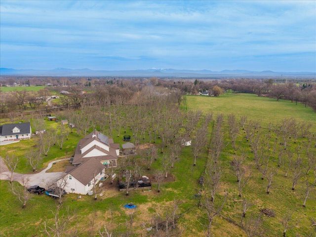 5200 Country Farms Lane, Anderson, CA 96007
