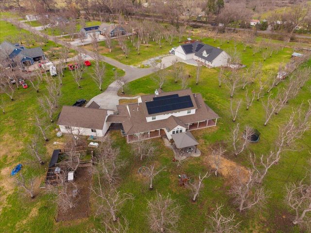 5200 Country Farms Lane, Anderson, CA 96007