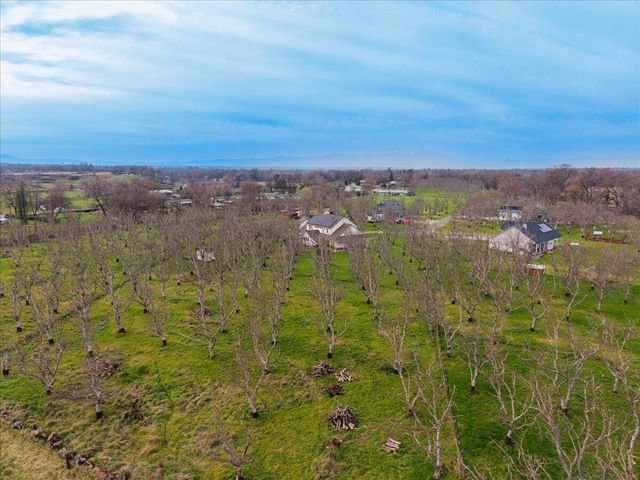 5200 Country Farms Lane, Anderson, CA 96007