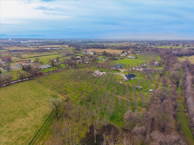 5200 Country Farms Lane, Anderson, CA 96007