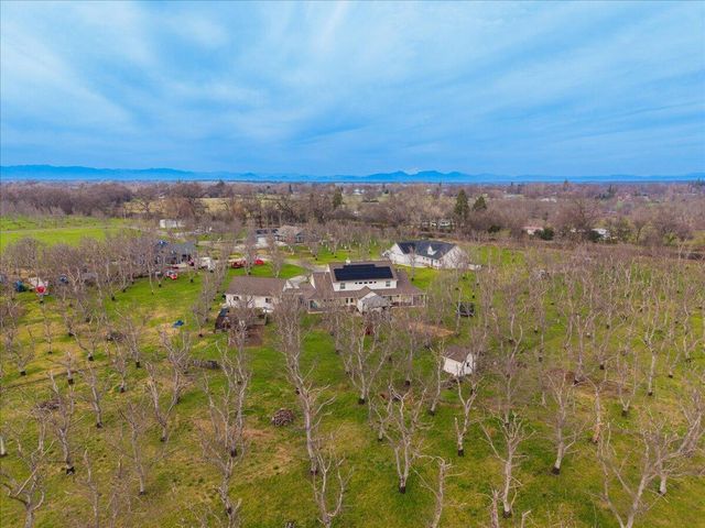 5200 Country Farms Lane, Anderson, CA 96007
