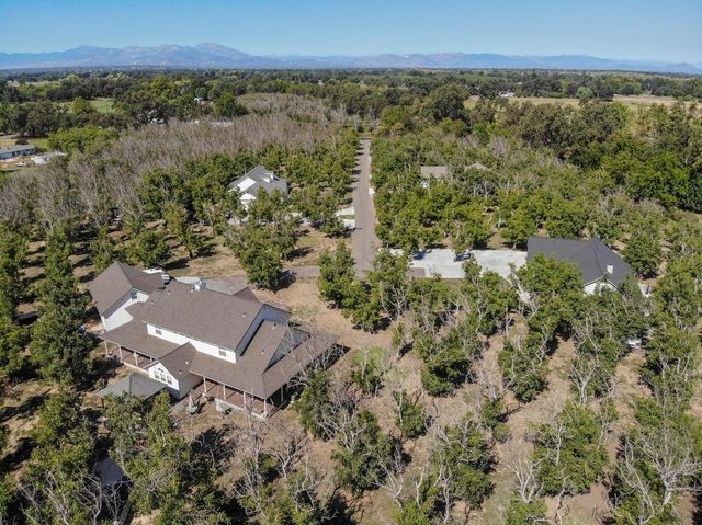 5200 Country Farms Lane, Anderson, CA 96007