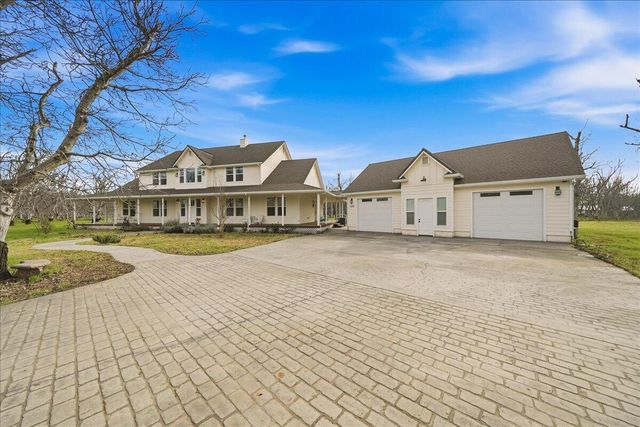 5200 Country Farms Lane, Anderson, CA 96007