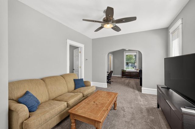 712 24th Avenue NE, Minneapolis, MN 55418