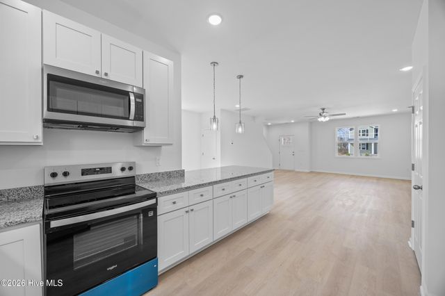 709 W Hayes Street, Burgaw, NC 28425