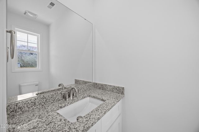 709 W Hayes Street, Burgaw, NC 28425