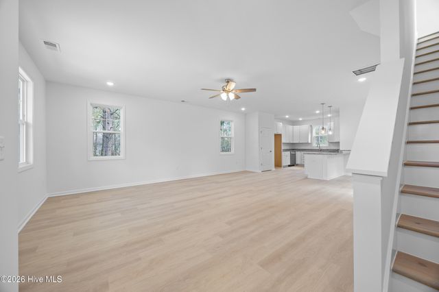 709 W Hayes Street, Burgaw, NC 28425