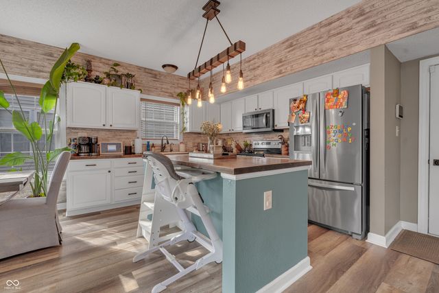 10953 Roundtree Road, Fishers, IN 46037