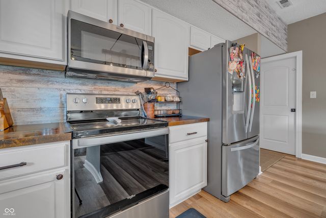 10953 Roundtree Road, Fishers, IN 46037