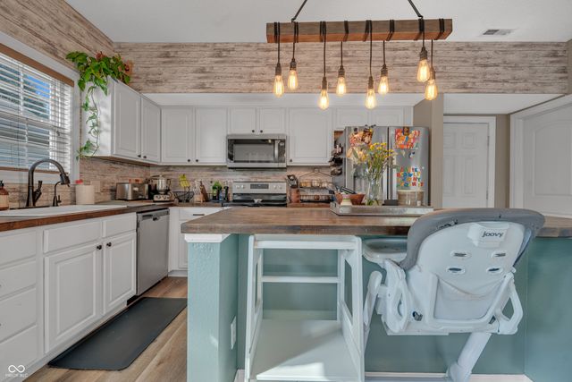 10953 Roundtree Road, Fishers, IN 46037