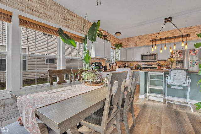 10953 Roundtree Road, Fishers, IN 46037