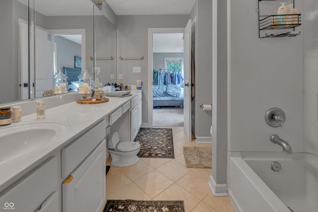 10953 Roundtree Road, Fishers, IN 46037