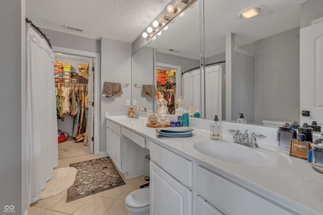 10953 Roundtree Road, Fishers, IN 46037