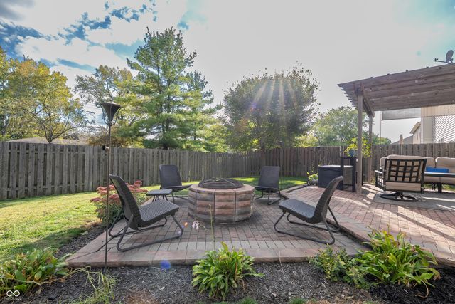 10953 Roundtree Road, Fishers, IN 46037