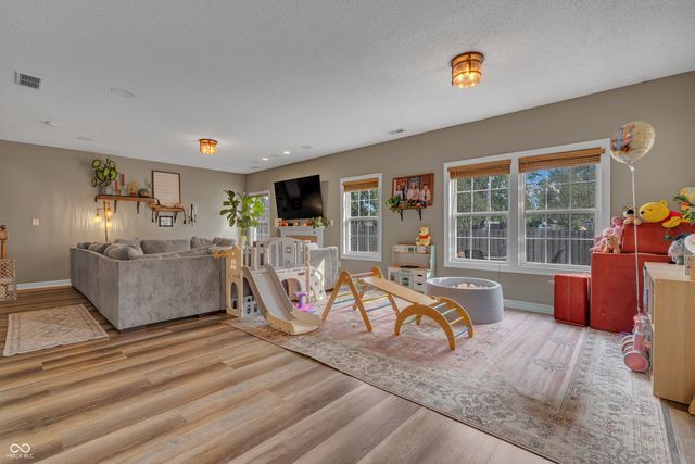 10953 Roundtree Road, Fishers, IN 46037