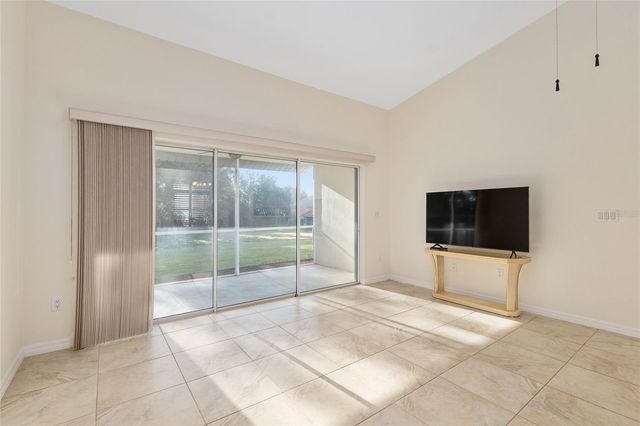 5411 ADMIRAL WAY 4-101, Oxford, FL 34484