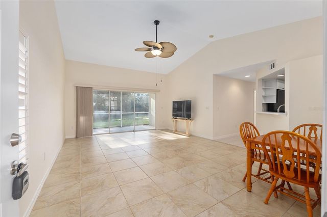 5411 ADMIRAL WAY 4-101, Oxford, FL 34484