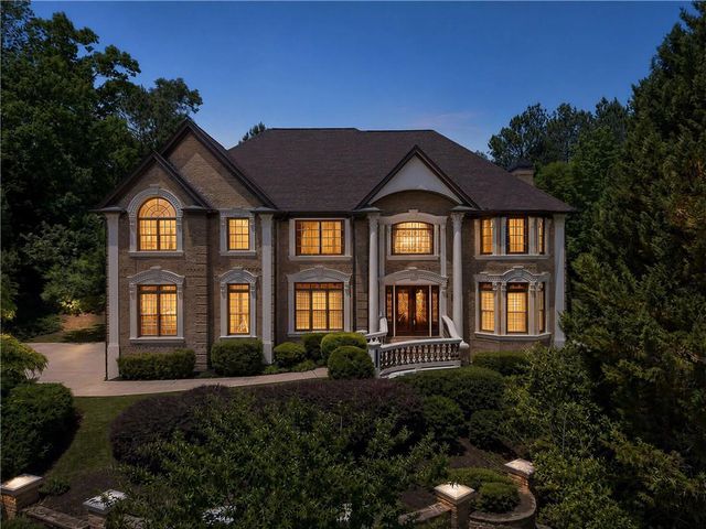 8585 Royal Troon Drive, Duluth, GA 30097