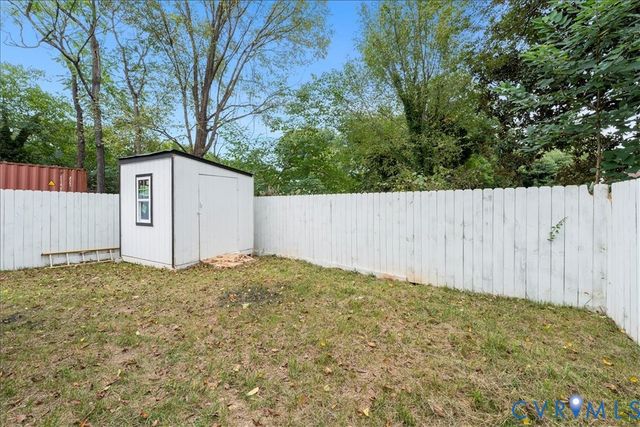 913 Diamond St, Petersburg, VA 23803