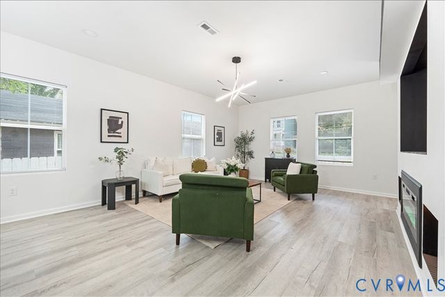 913 Diamond St, Petersburg, VA 23803