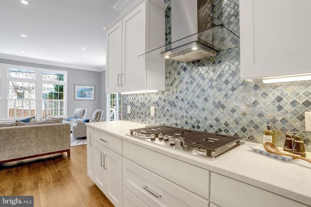 2939 N SYCAMORE ST, Arlington, VA 22207